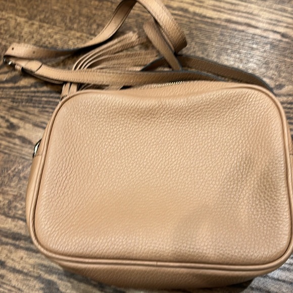 Pebbled Calfskin Small Soho Disco Bag Camelia - Picture 4 of 5